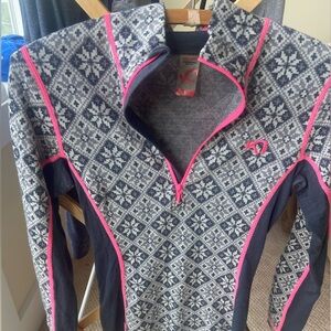 Kari Traa Ski Base Layer in this super flattering stylish Danish design. LN